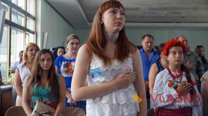 вінницькі волонтери отримали подяки та медалі "За гідність та патріотизм" від Всеукраїнського об'єднання громадян "Країна" фото