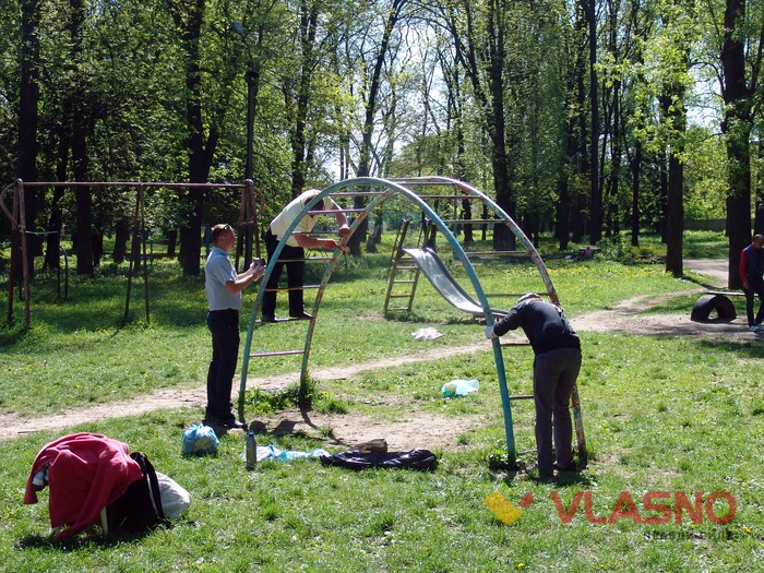 Маленькі вінничани допомогли прибирати «Хімік» фото