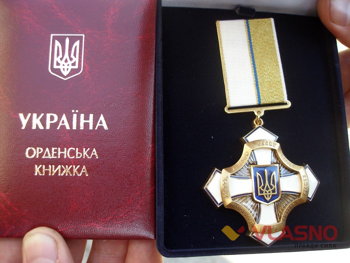 Вінницький другокласник відправив бійцям посмішку України фото