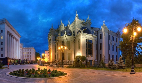 Будинок з химерами у Києві фото