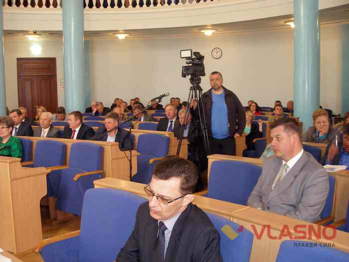 «Зарплата чиновників у дві тисячі гривень стимулює корупцію» – голова Вінницької облради (фото, відео)