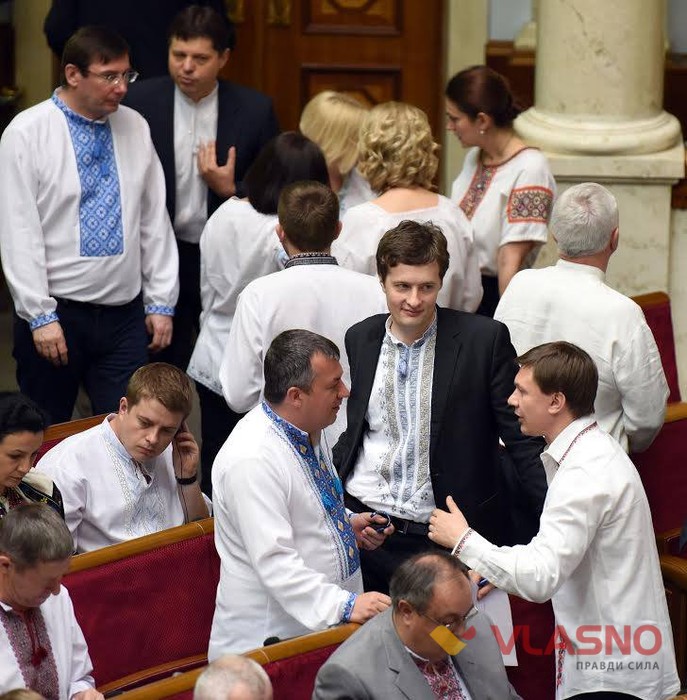 Іван Спориш, Іван Мельничук, Олексій Порошенко, Григорій Заболотний, Руслан Демчак, спиною до камери за Демчаком – Анатолій Матвієнко