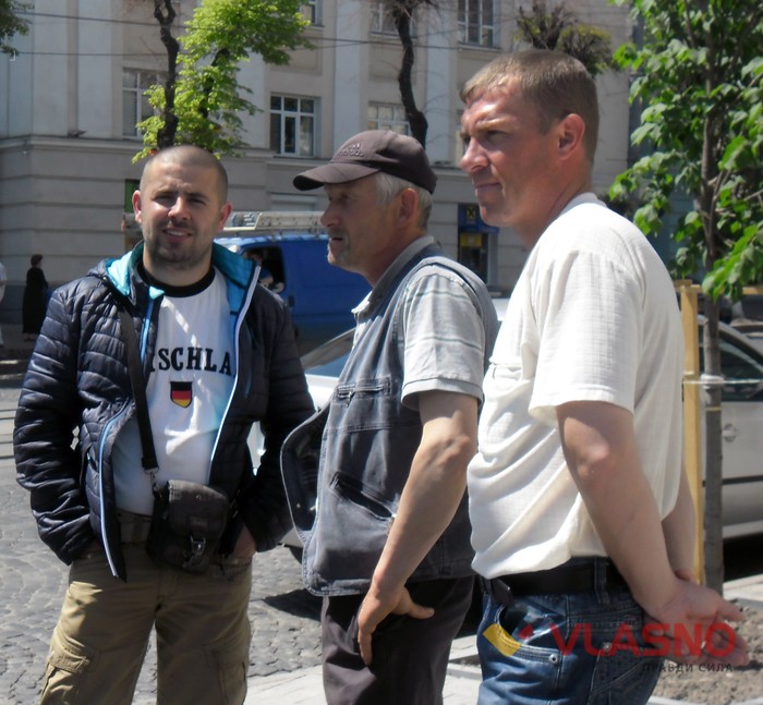 пікет щодо рейдерського захоплення у селі Строїнці Тиврівського району на Вінниччині фото
