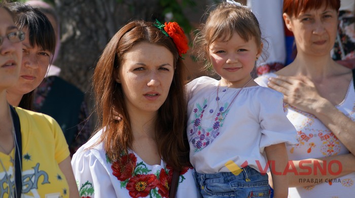 мегамарш у вишиванках у Вінниці фото