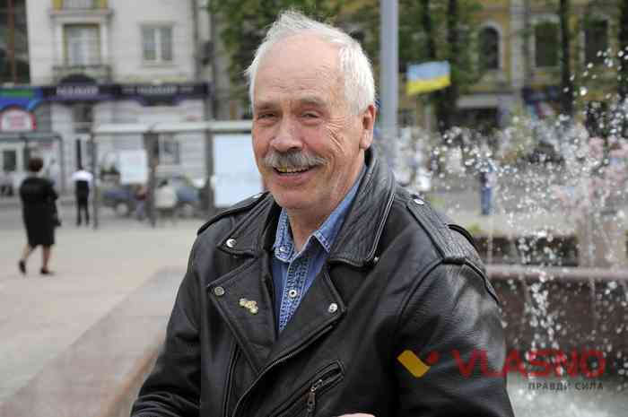 74-річний вінницький Акела об'їхав півконтинента на своєму байку