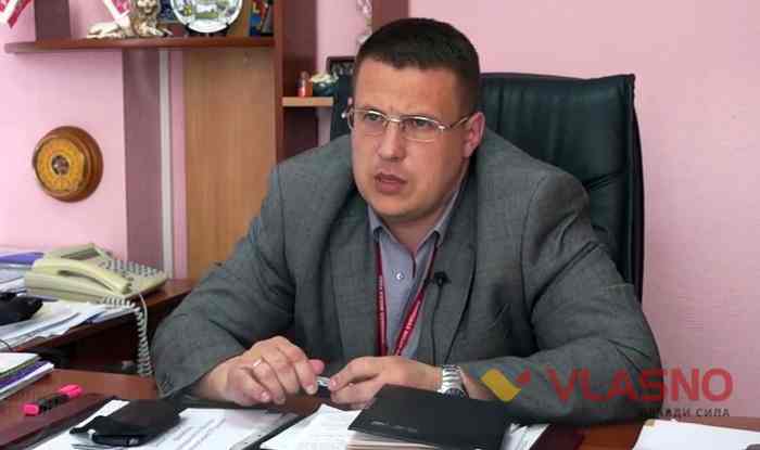 Діти грались у пісочниці без піску