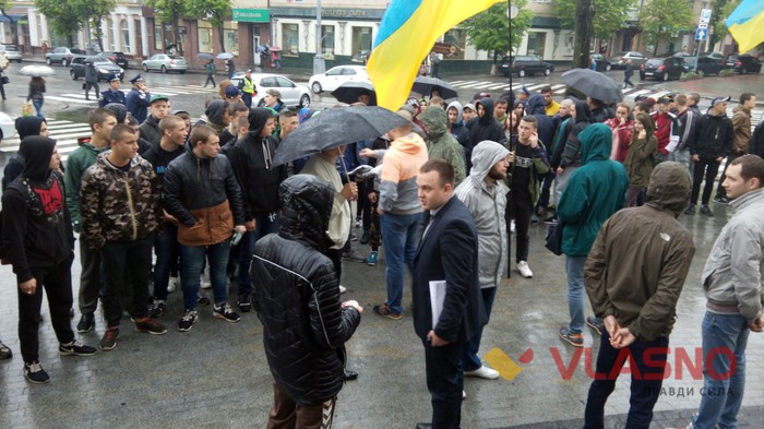Вінницькі ультрас відстоюють «Ниву» фото