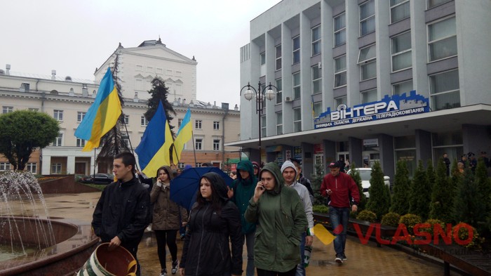 Вінницькі ультрас відстоюють «Ниву» фото