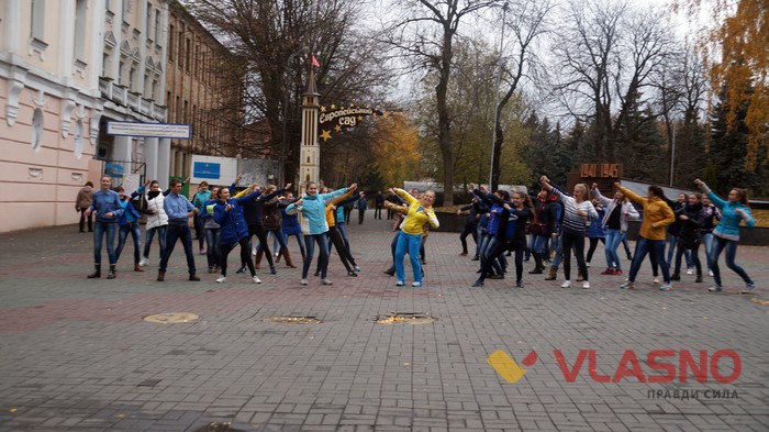 танцювальний флешмоб до Тижня студента у Вінниці фото