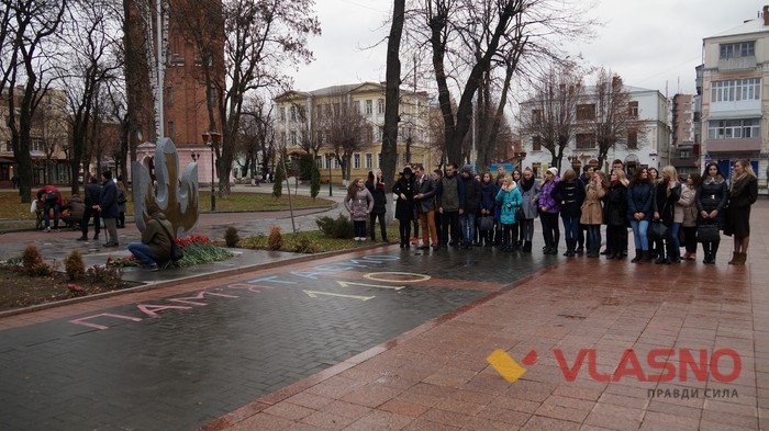 студенти вшанували память загиблих вінничан фото
