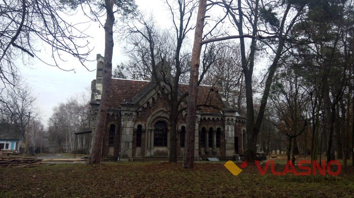 ворота в усипальниці Потоцького в селі Печера фото