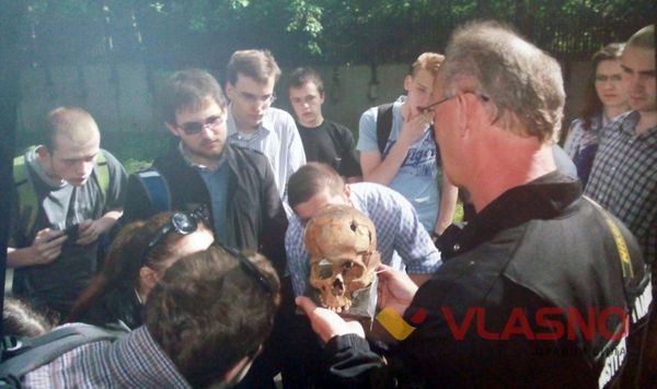Поляки поділилися  із вінничанами досвідом ексгумації жертв комуністів