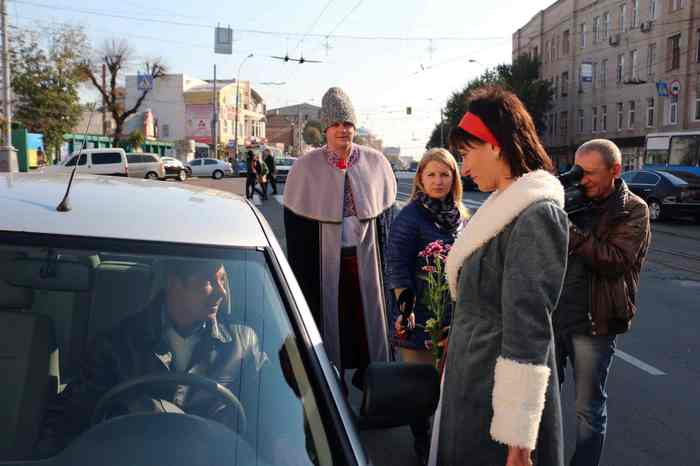 інспектор-козак втає вінницьких водіїв фото