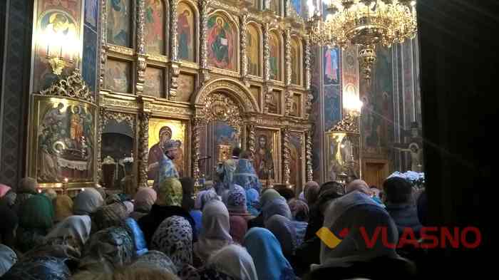 служба на Покрови Святої Богородиці у Свято-Преображенському кафедральному соборі у Вінниці фото