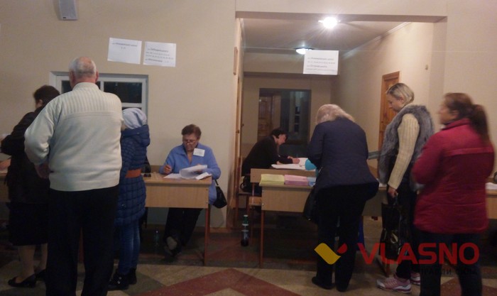 виборча дільниця без світла у Вінниці фото