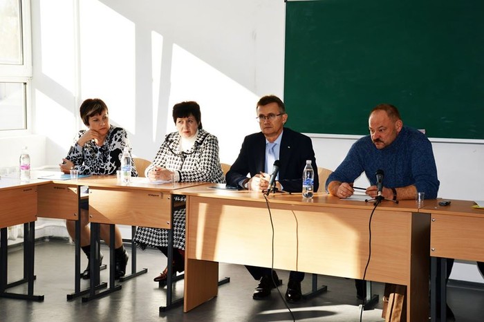 Стусове коло у Вінниці фото