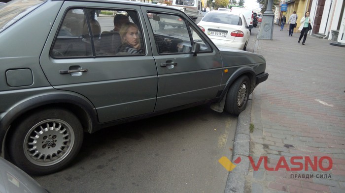 порушення руху автомобілів на Соборній у Вінниці фото