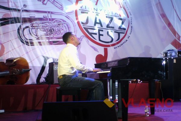 Jazz-fest-Mo-Blow-4