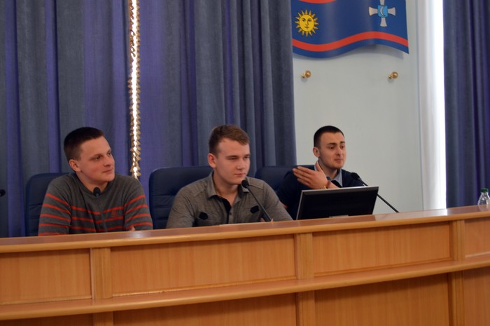екскурсія школярів до Вінницької облради фото