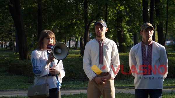 Марш української незламності зібрав вінничан у вишиванках