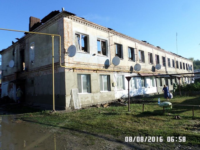 згорів будинок у місті Бар фото