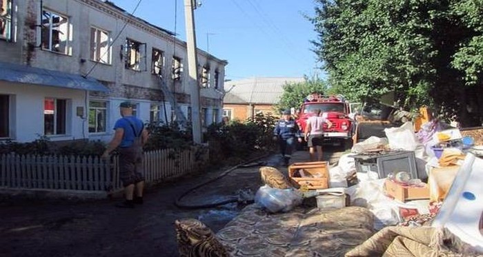 згорів будинок у місті Бар фото