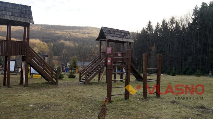 маєток святого Миколай у селі Пістинь фото