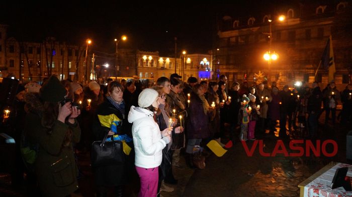 Вінничани помолилися за душі військових, які не повернулися з бою за Світлодарську дугу 