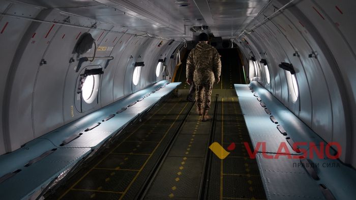 літак АН-26 імені Дмитра Майбороди фото