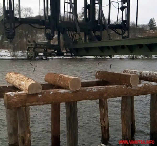 будівництво мосту у Сутисках фото