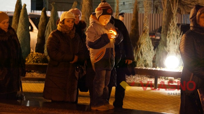 у Вінниці вшанували загиблих учасників Євромайдану фото