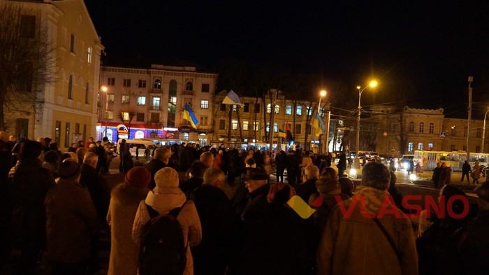 у Вінниці вшанували загиблих учасників Євромайдану фото