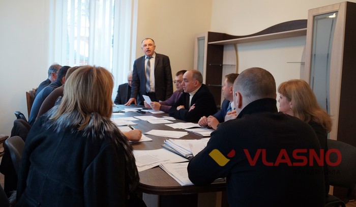 засідання постійної комісії з питань регулювання комунальної власності та приватизації у Вінниці фото