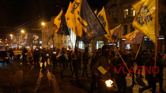 марш на честь Героїв Крут у Вінниці фото