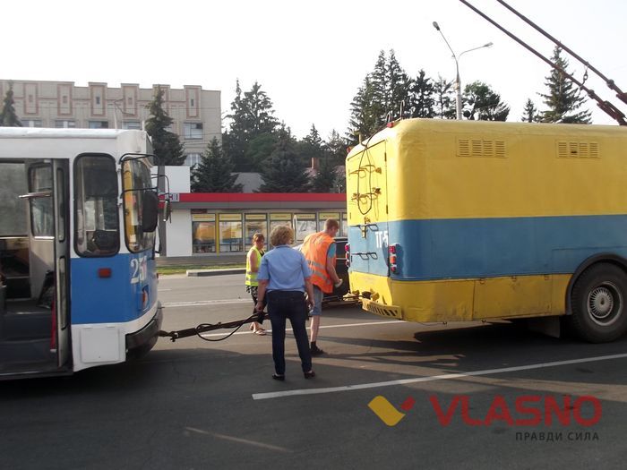 тролейбус аварія вінниця