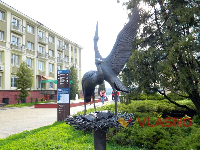 скульптура "Пара лелек" у Тернополі фото
