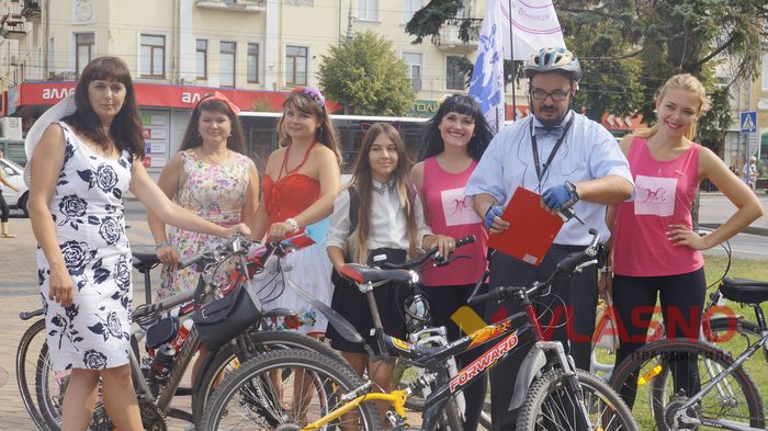 леді на велосипеді-2