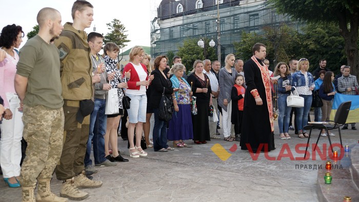 панахида за загиблими бійцями Правого сектору фото