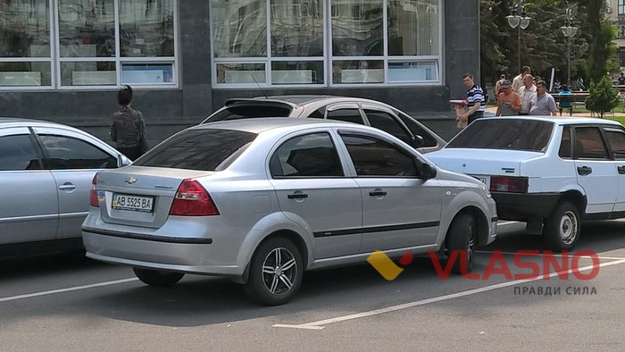 службові автомобілі Вінницької міської ради фото