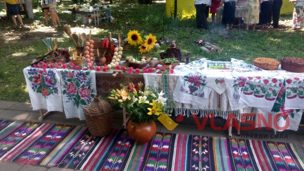 Армійським кулішем та «шоколадними» варениками частували вінничан на фестивалі польової кухні 
