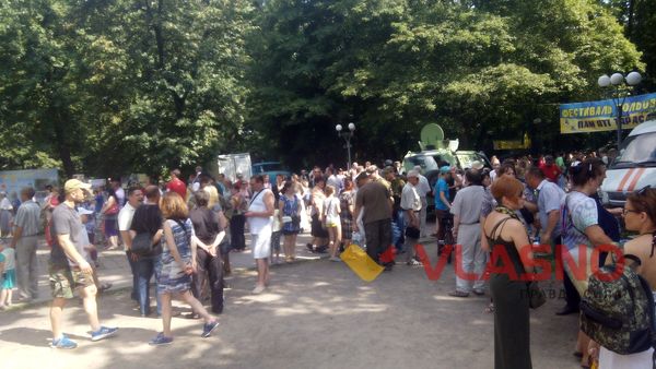 Армійським кулішем та «шоколадними» варениками частували вінничан на фестивалі польової кухні 