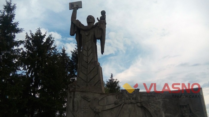 пам'ятники у селі Ометинці на Вінниччині фото