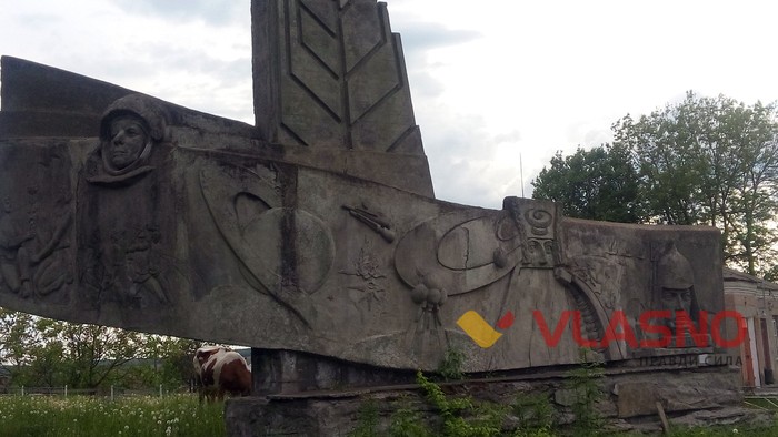 пам'ятники у селі Ометинці на Вінниччині фото