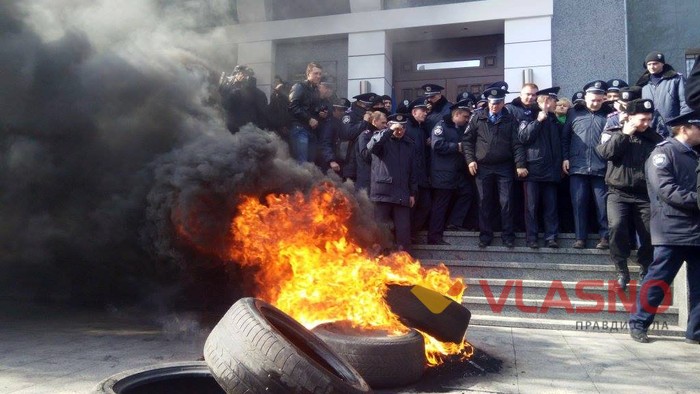 протест - шини фото