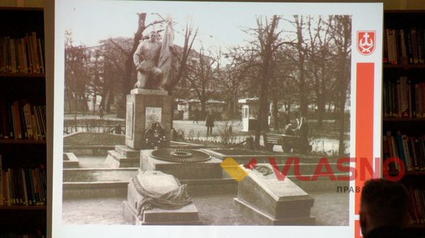 Вінничанам розказали, хто «захований» під Меморіалом Слави в центрі міста 