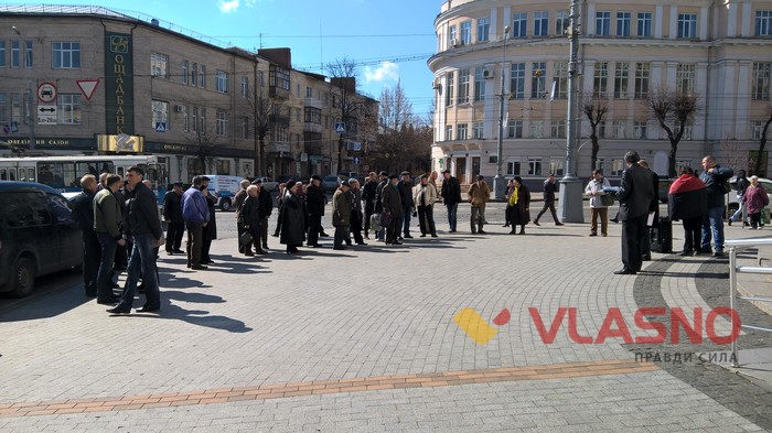 вінницькі депутати порушують правила паркування фото