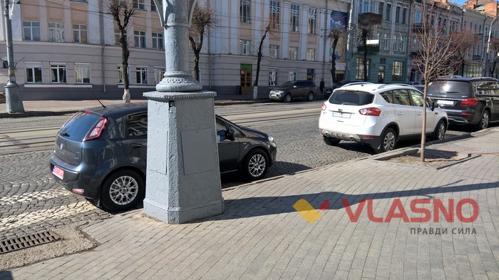 вінницькі депутати порушують правила паркування фото
