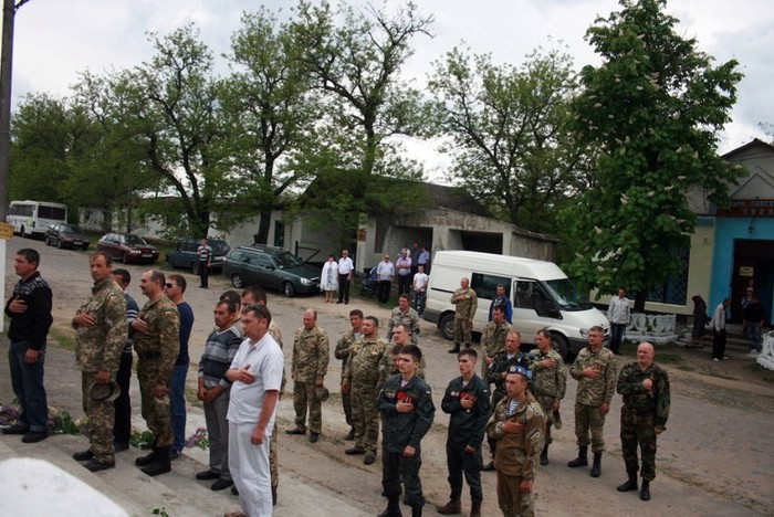 відкриття меморіалу загиблому АТОвцю Олександру Черепасі фото