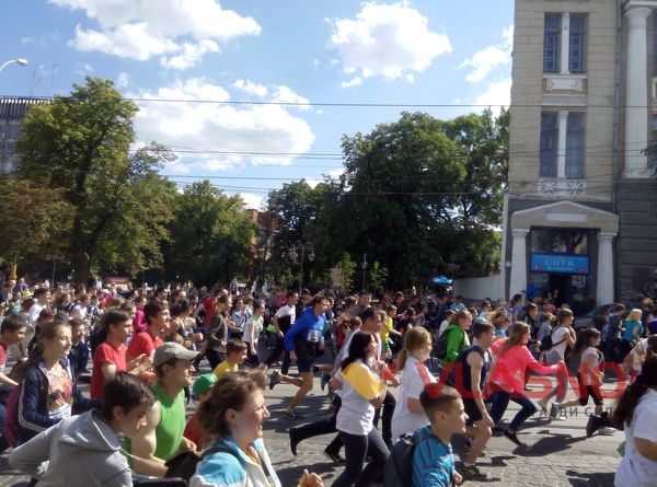 Вінничани цілими родинами пробігли центром міста 