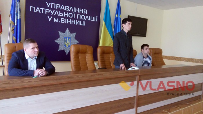 вінницькі депутати обговорюють ДТП за участю патрульних поліцейських фото